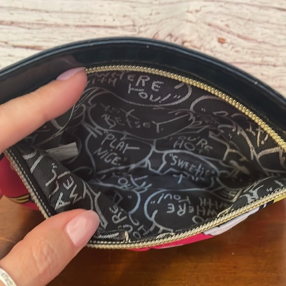 Betsy Johnson accessory bag - Picture 4 of 6
